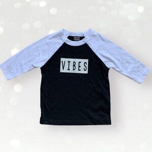 Mom Tribe Vibes Glitter Graphic Raglan Tee